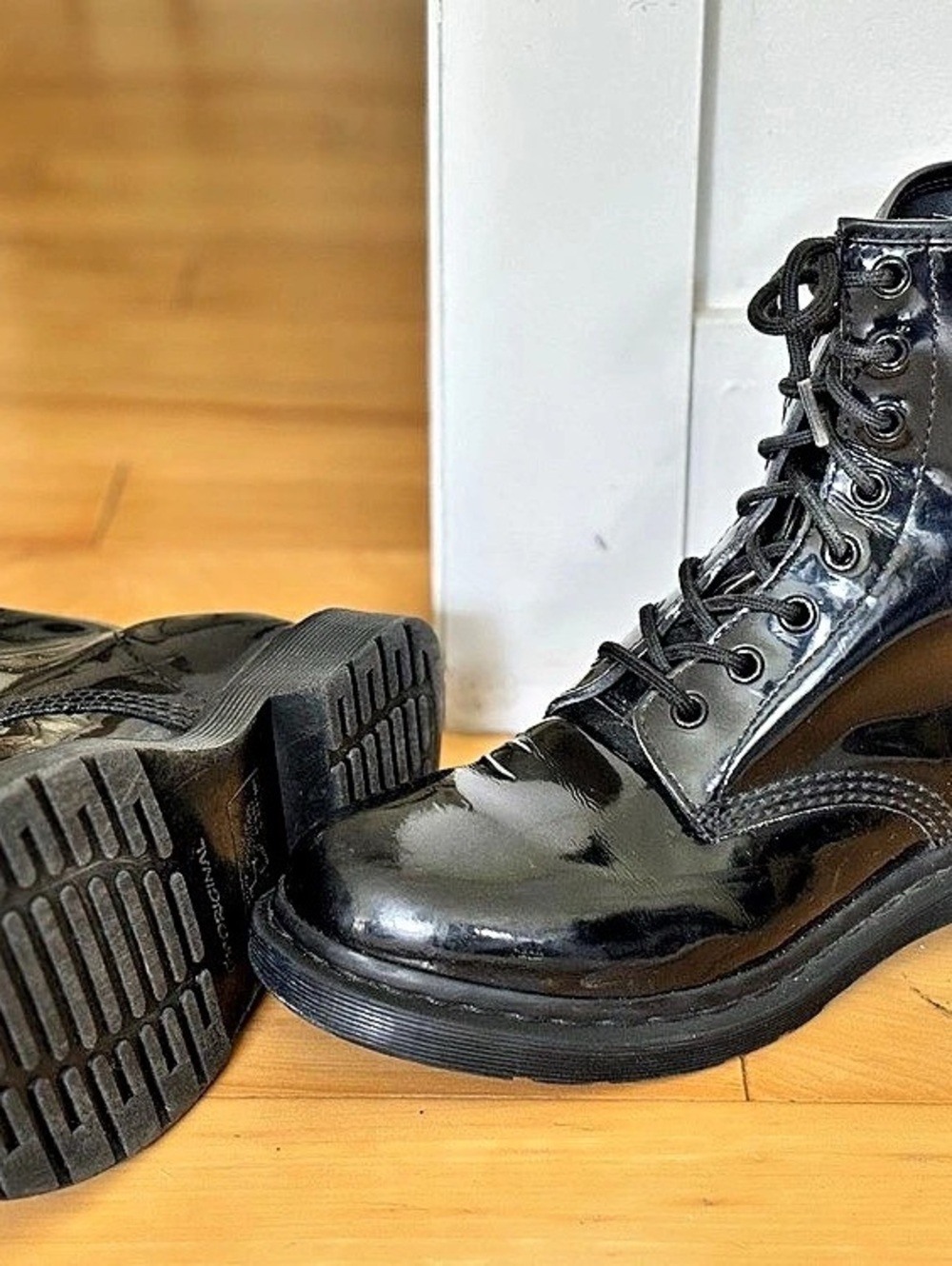 Dr. Martens 1460 Patent Leather Lace Up Boots Patent Leather Combat Boots Black - Picture 3 of 8